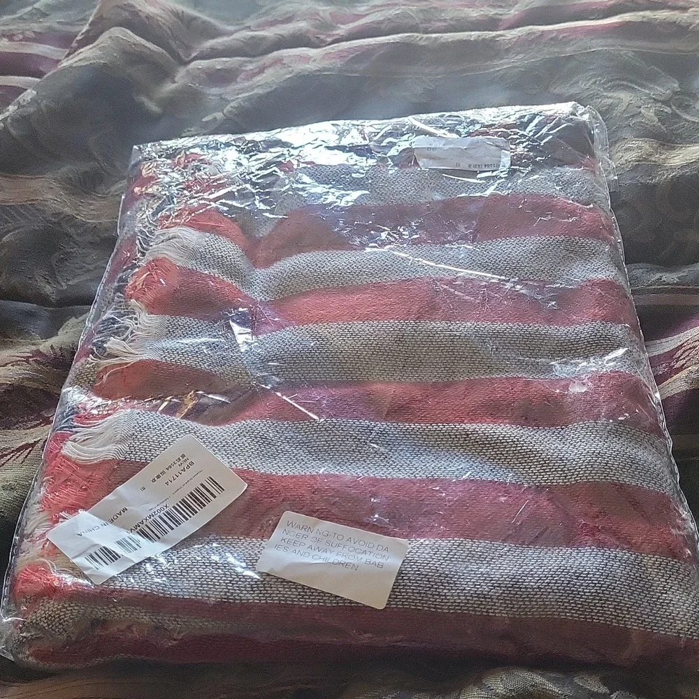Wrap open red white and blue one size love mine very comfy sealed tagged - Picture 2 of 2